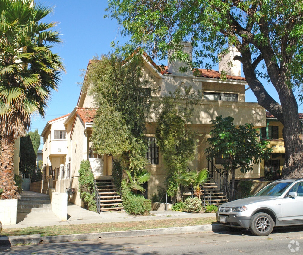 Building Photo - 925 S Bedford St