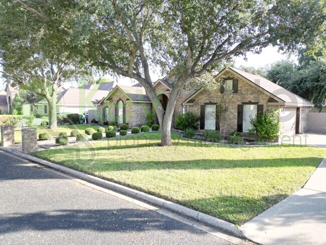 Foto del edificio - Beautiful Renovated like new 3b/2 bath hom...