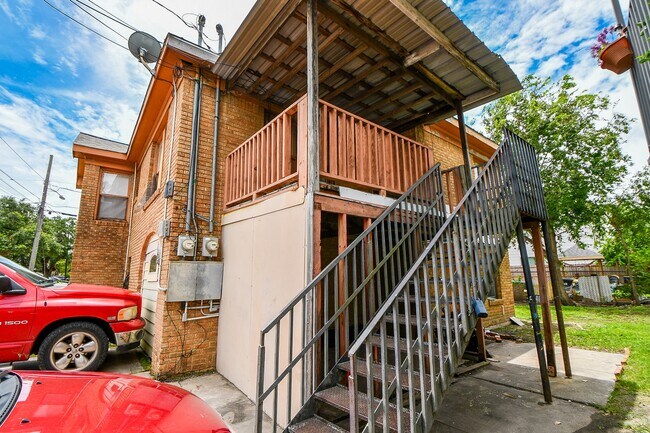 Foto del edificio - 5049 Jefferson St