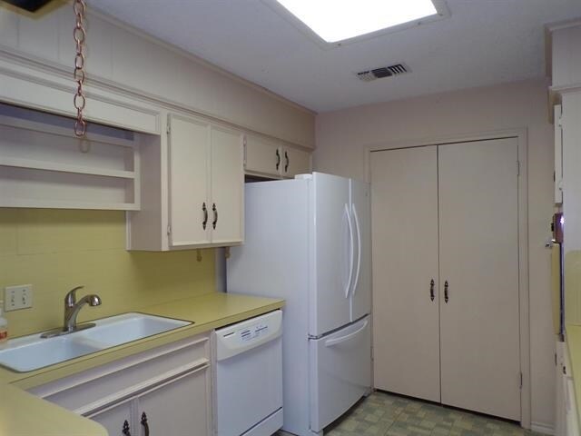 Foto del edificio - 151 Riverside Dr