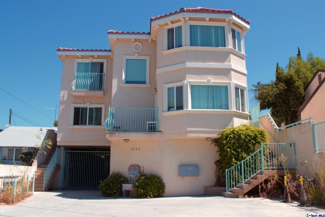 Primary Photo - 2663 Montrose Ave