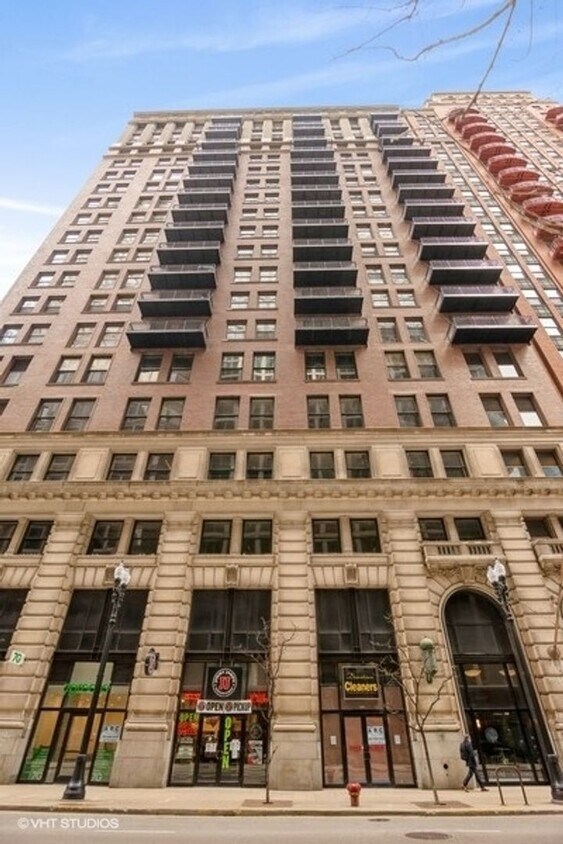 Foto principal - Spacious 1 Bed, 1 Bath in the Loop