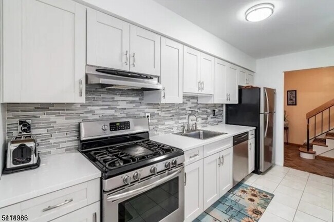 Foto del edificio - 606 Robin Rd