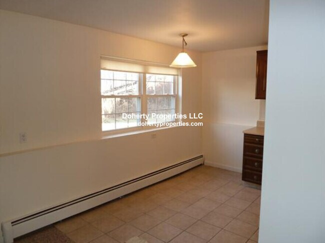 Building Photo - 67 Fernview Ave