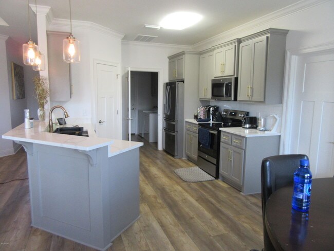 Foto del edificio - 3645 Cedar Park Ln