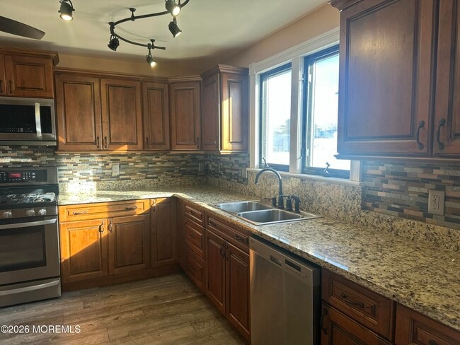 Foto del edificio - 202 Monmouth Blvd