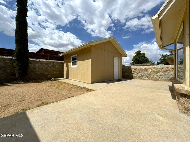 Foto del edificio - 1753 Gregory Jarvis Dr