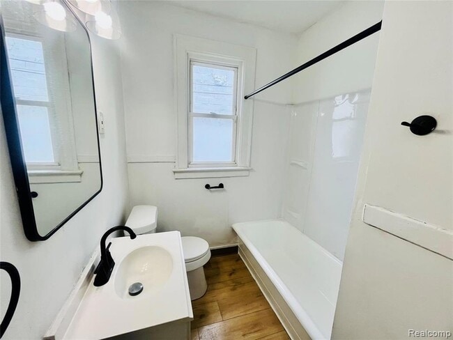 Building Photo - 3548 St Clair St