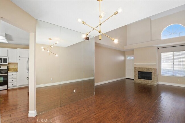 Foto del edificio - 7367 Belpine Pl