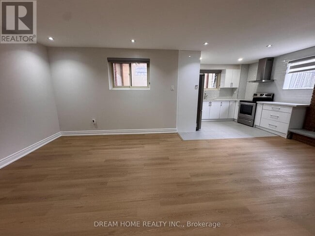 Building Photo - 2838 Kingsberry Crescent