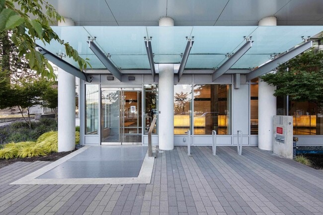 Building Photo - 455 Marine Dr SW