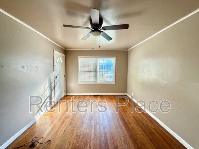 Building Photo - 957 E 37th Pl