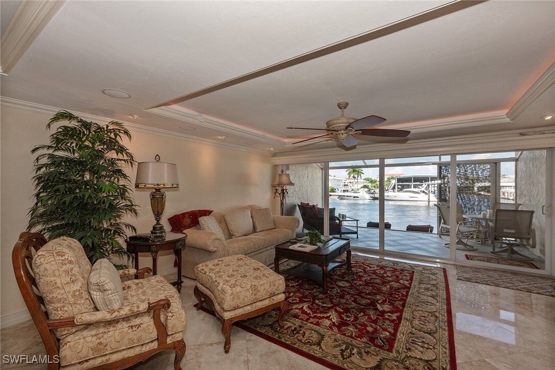 Primary Photo - 800 River Point Dr