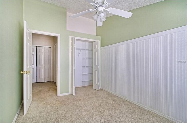Foto del edificio - 747 Vallance Way NE