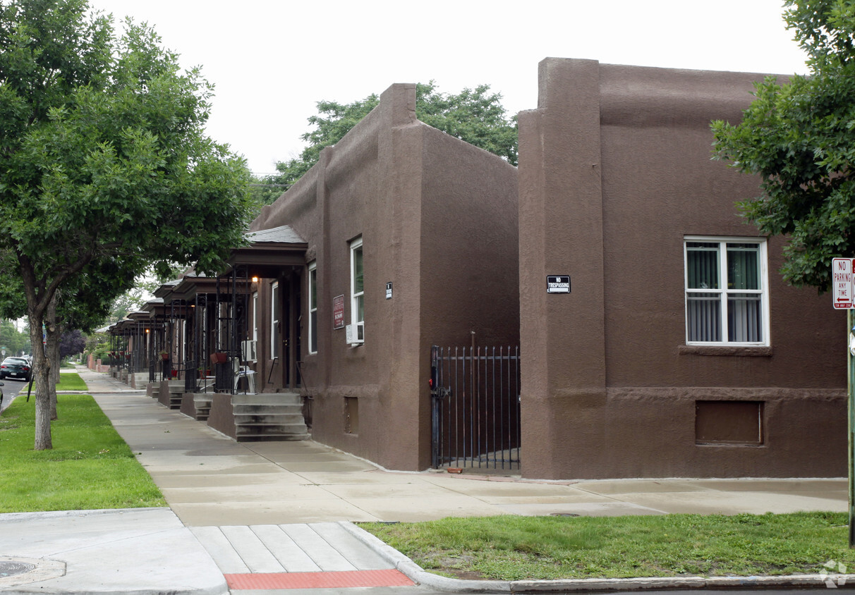 Building Photo - Americana Apartments