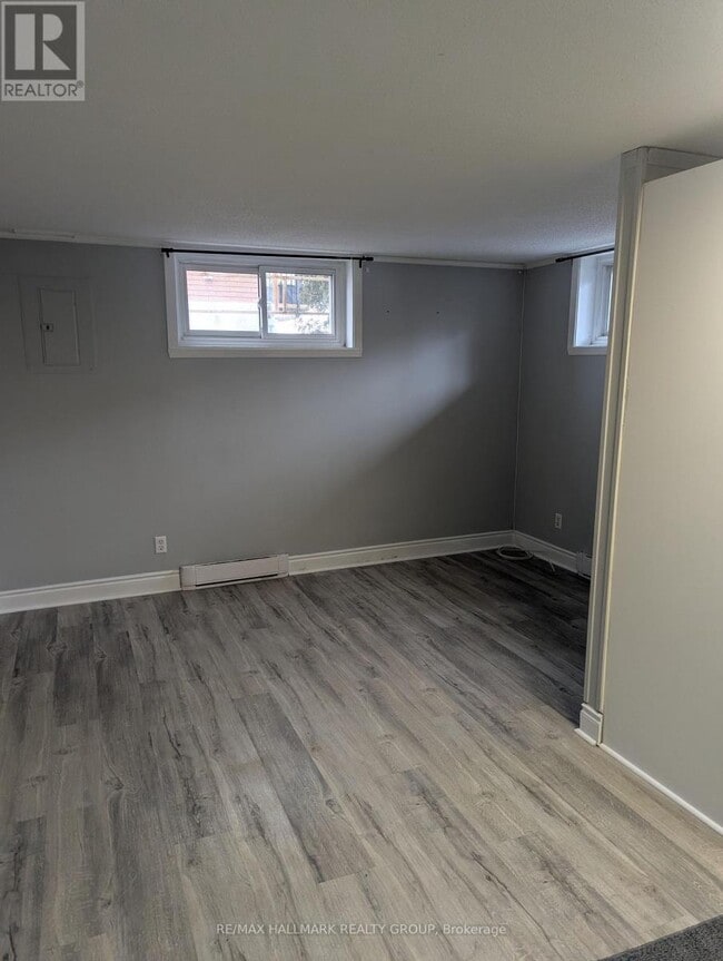 Building Photo - 871 Saint-Jacques St