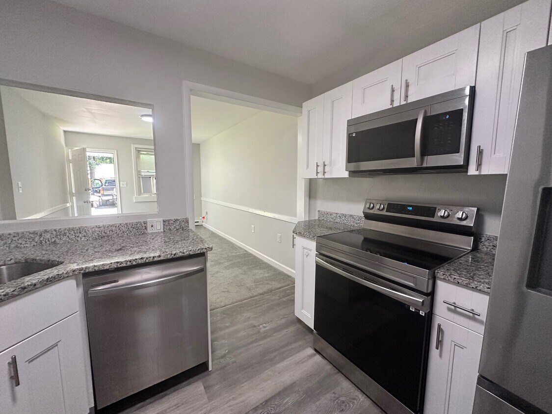 Foto principal - 2252 Reuben St
