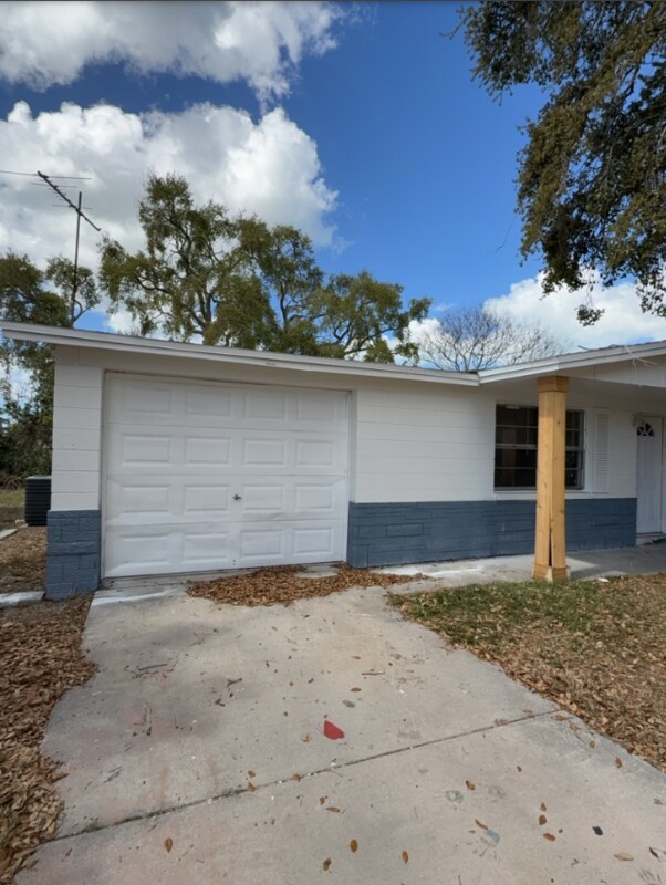 Foto del edificio - 12909 Kings Manor Ave