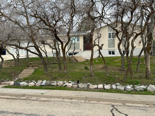Building Photo - 1268 E 5600 S