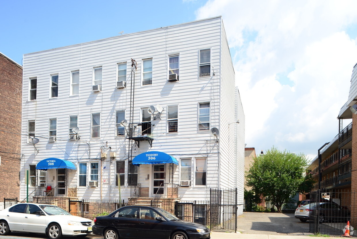 Primary Photo - 506-508 26th St