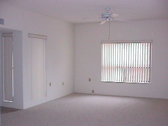 Foto del edificio - Age 55 - UNFURNISHED TOWNHOUSE