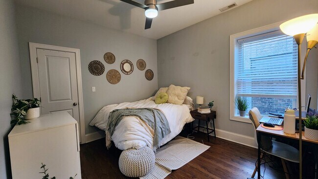 Foto del edificio - Gorgeous 2 bedroom in Lakeview