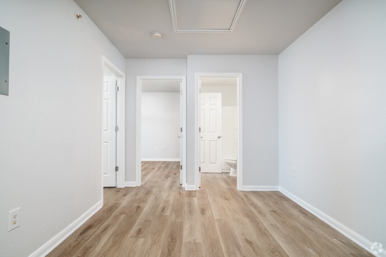 Swaying Oaks Apartments in San Antonio, TX