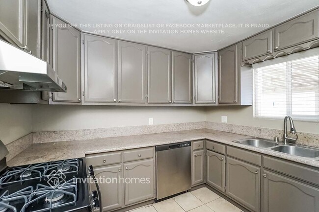 Foto del edificio - 22310 Devlin Ave