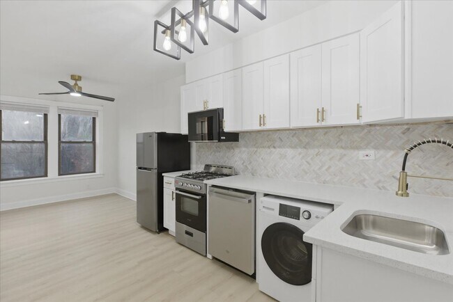 Building Photo - 4004 N Bell Ave