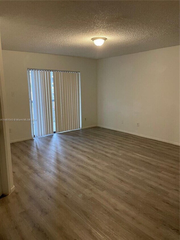 Foto principal - 11229 W Atlantic Blvd