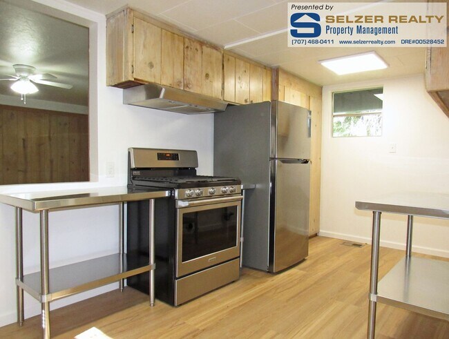 Foto del edificio - Roomy & renovated 2 bd. home in a country ...