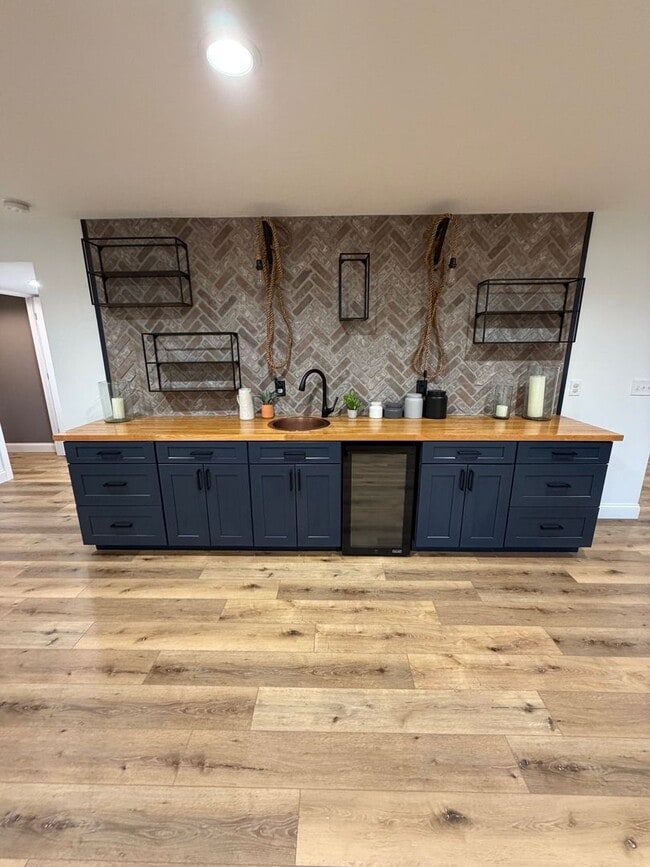 Foto del edificio - COMMINNG SOON - 4 BED 3 1/2 BATH HOUSE