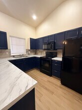 Building Photo - 1241 N Cathy Ave