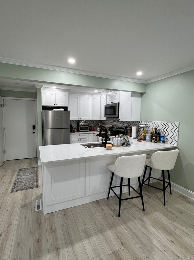 Primary Photo - 1455 Madison Ave