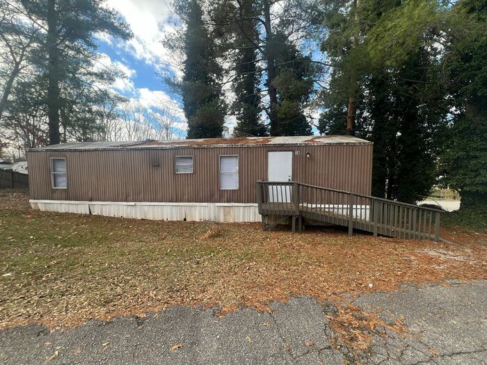 Primary Photo - Perfect Family Home: 2 Bed, 1 Bath Apartme...