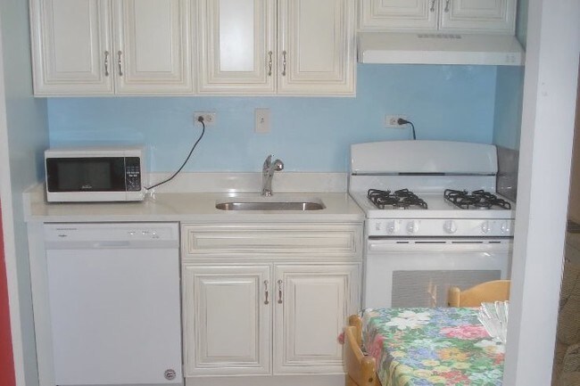New Kitchen - 1440 N St NW