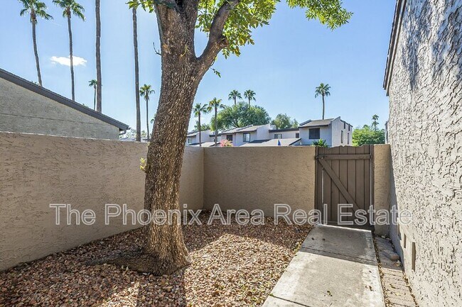 Foto del edificio - 2232 W Lindner Ave