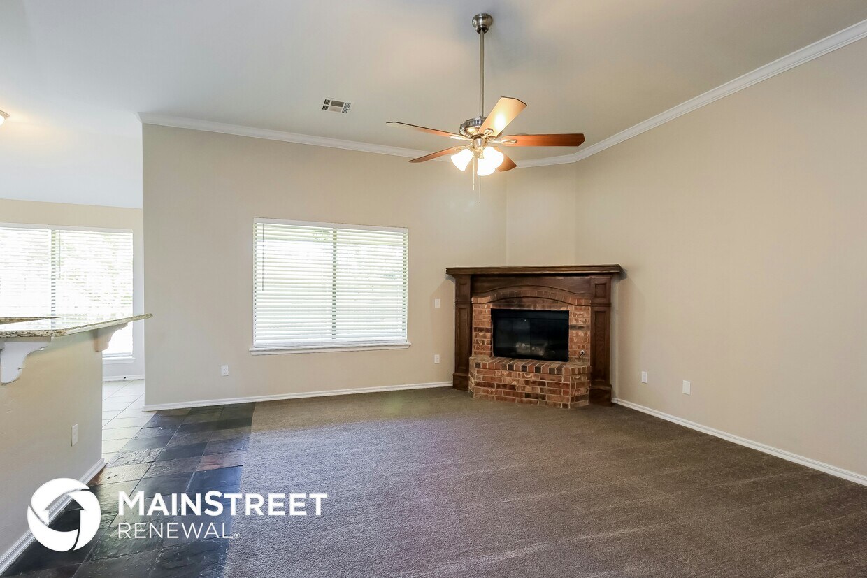 Foto principal - 8016 Heather Glen Dr
