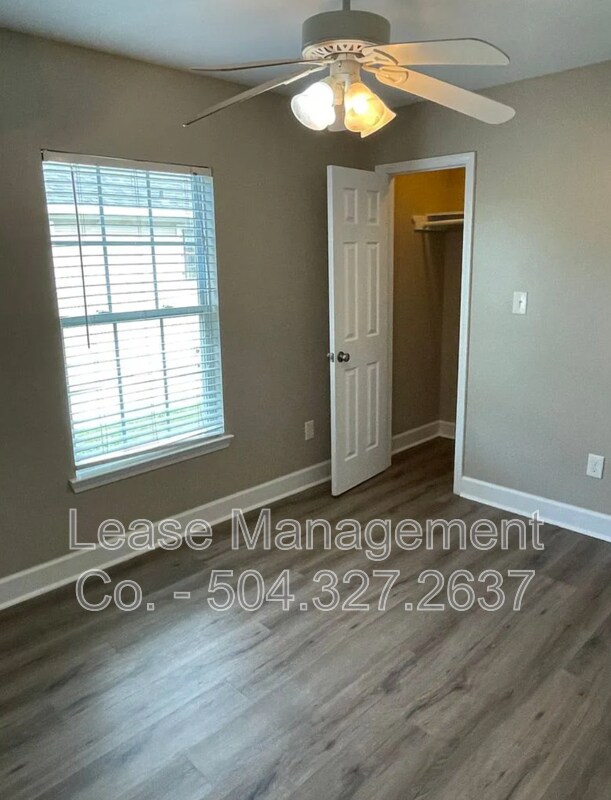 Foto del edificio - 4650 Laine Ave