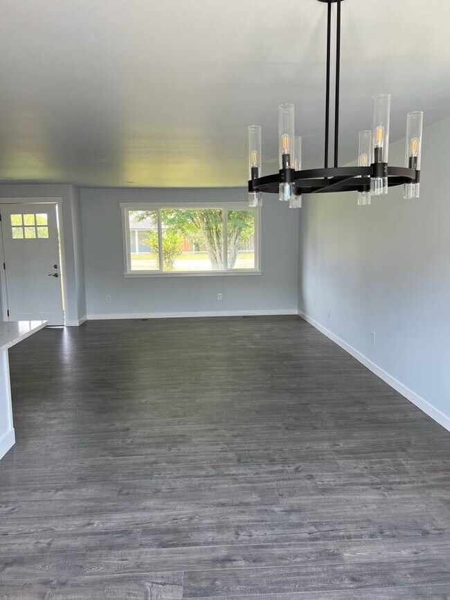 Foto del edificio - 2417 13th St