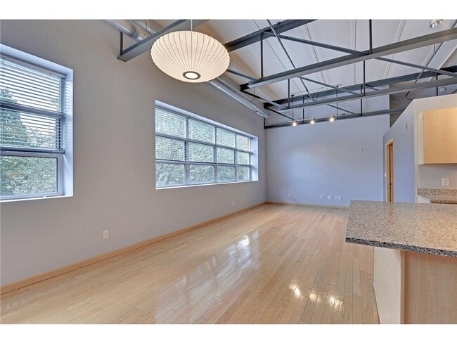 Building Photo - 111 E Franklin Ave