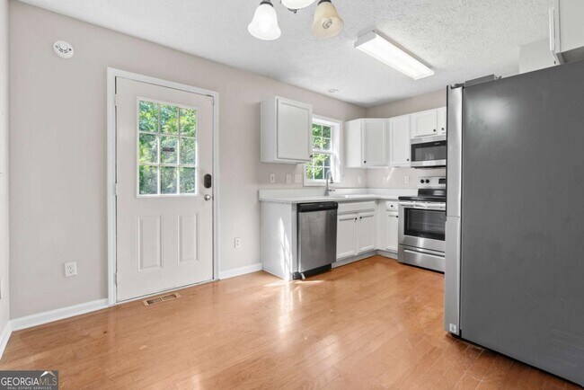 Building Photo - 1333 Laura Ln