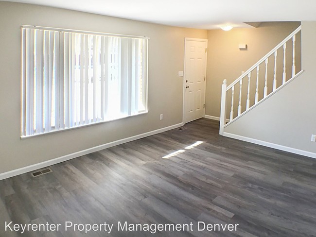 Foto del edificio - 6457-6459 W Portland Ave