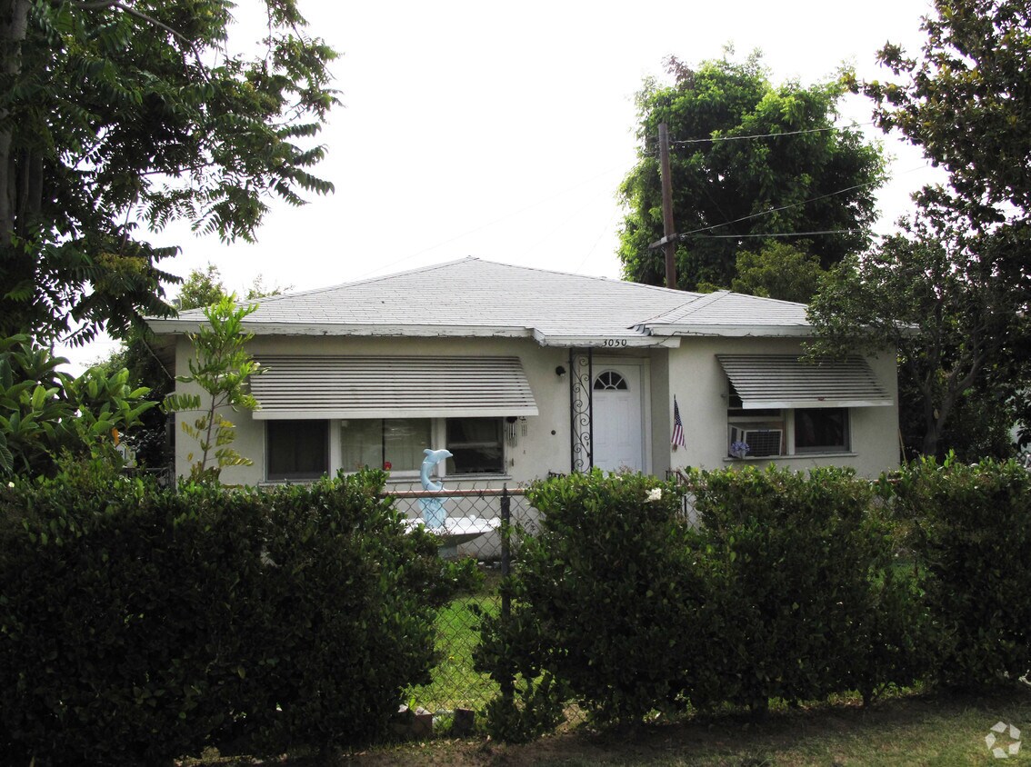 Building Photo - 3050-52 54 58 Evelyn Ave