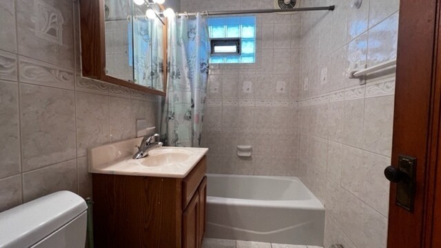Foto del edificio - 7041 W Addison St