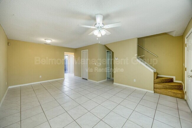 Foto del edificio - 7431 Glen Oaks Way