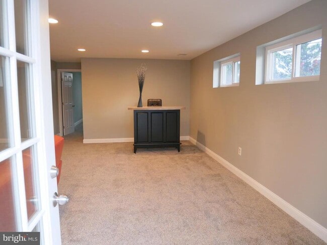 Foto del edificio - 1805 Arcola Ave