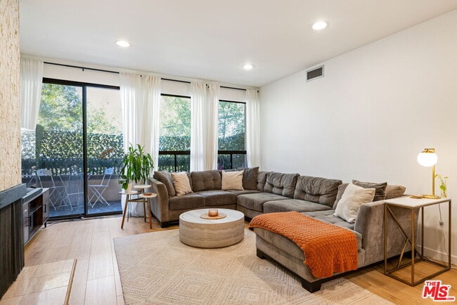 Foto del edificio - 1833 Fairburn Ave