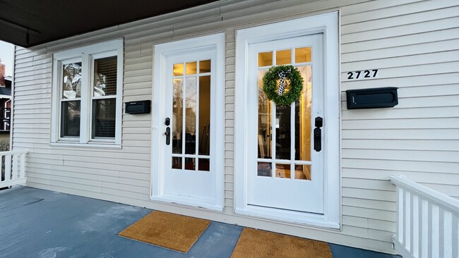 Front Entrance - 2727 Alberts Ct