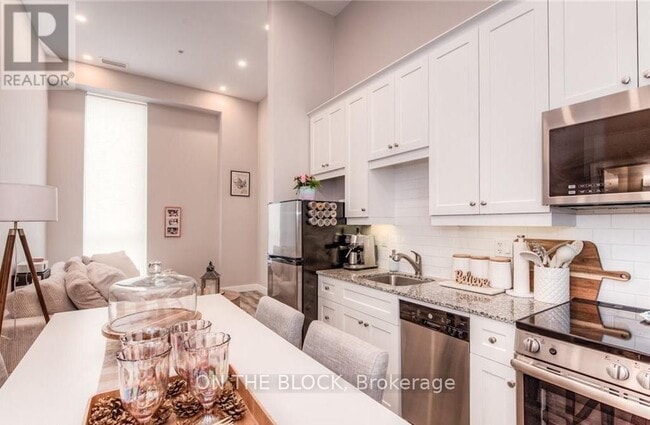 Building Photo - 100 Garment St